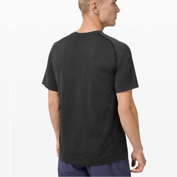 Lululemon Metal Vent Tech Short Sleeve V 2.0 - Picture 3 of 8